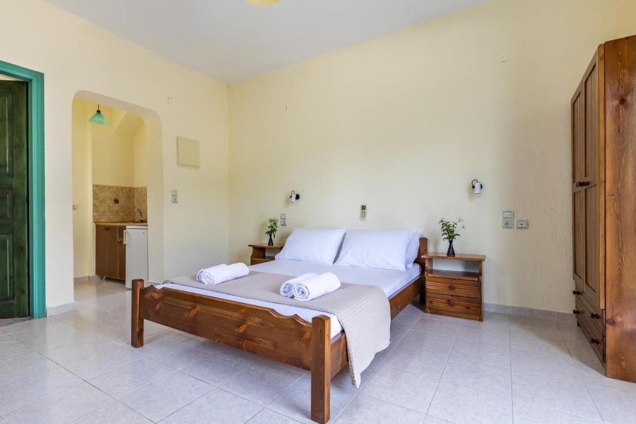 Skopelos Evergreen Apartments Стафилос Екстериор снимка