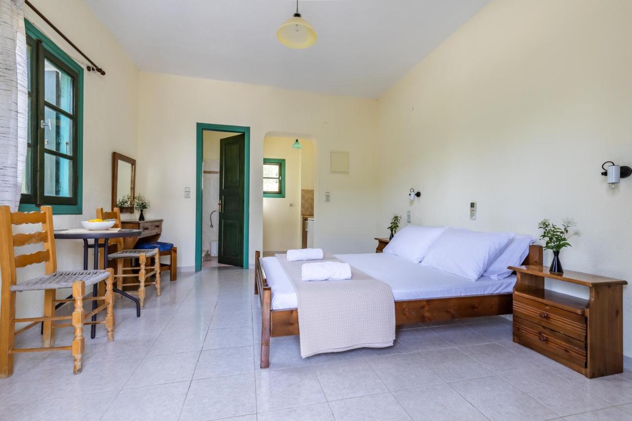 Skopelos Evergreen Apartments Стафилос Екстериор снимка